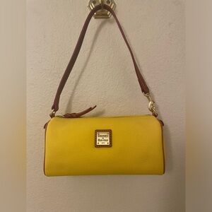Dooney and Bourke handbag in perfect condition. Never been used.